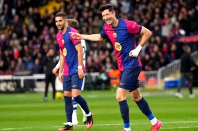 博鱼体育-巴塞罗那前锋频频破门，独造进球精彩表现(巴塞罗那进球排名)